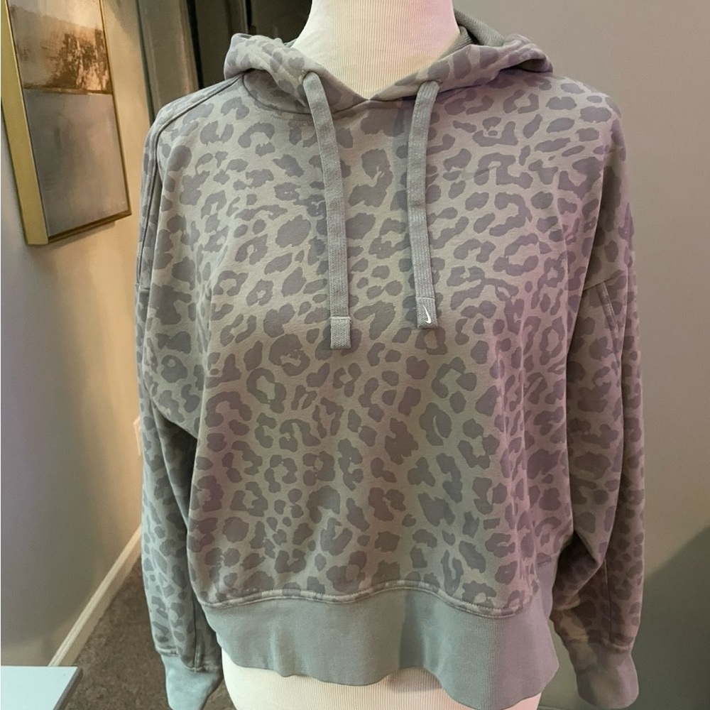 Nike boy friend style crop Gray Leopard Women's Hoodie Sweater